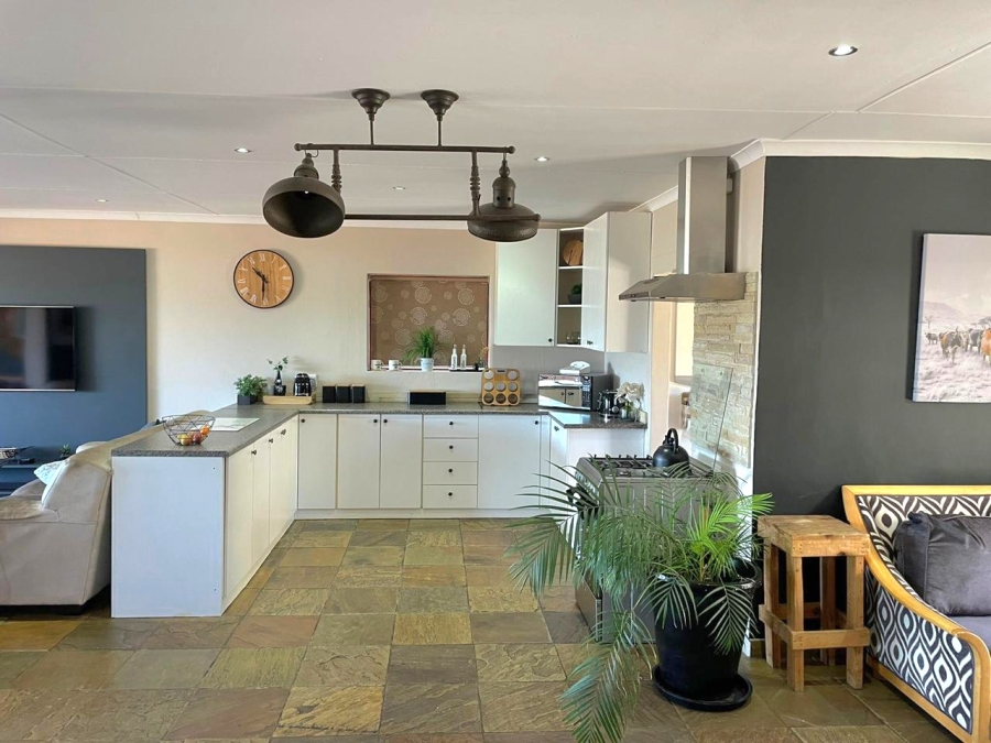 5 Bedroom Property for Sale in Hartenbos Heuwels Western Cape